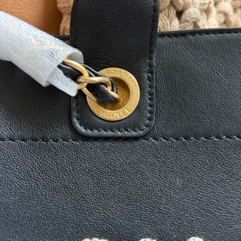 NEW Chanel Leather & Crochet Raffia Deauville Tote Bag Rare